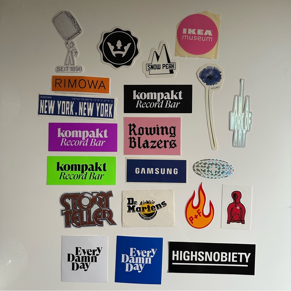 Set of 16 large fashion stickers